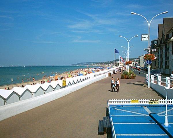 Super Deauville Appartement 2 Pieces Cosy Proche Plage Plein Sud Вилер-сюр-Мер Екстериор снимка