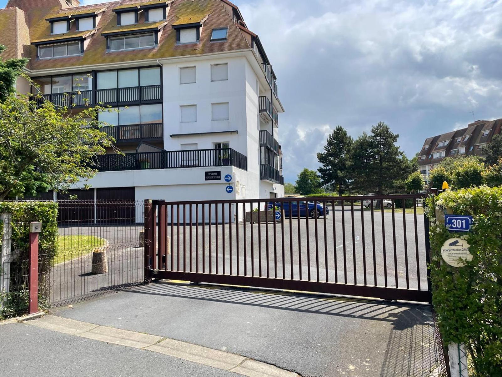 Super Deauville Appartement 2 Pieces Cosy Proche Plage Plein Sud Вилер-сюр-Мер Екстериор снимка